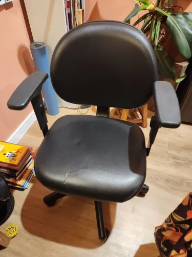 Cadeira de escritório muito confortável 