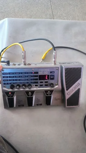 Pedaleira Boss ME-20