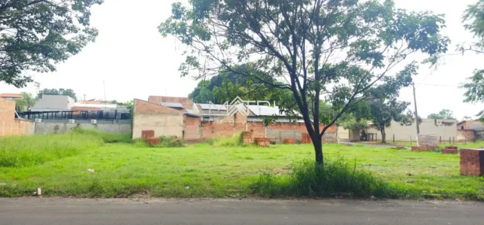 Terreno à venda no bairro Residencial Trolli em Matão