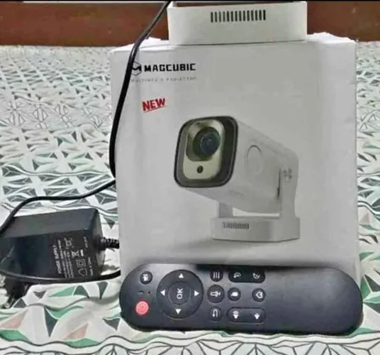 Projetor magicube hy 310 