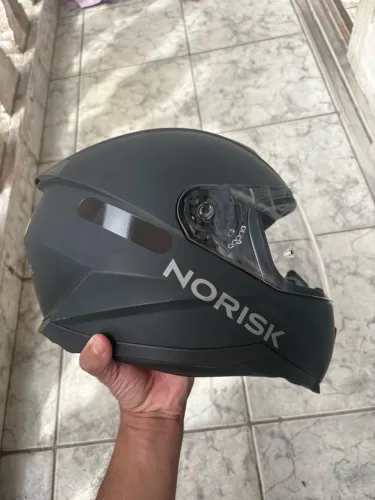 Capacete norisk Razor solid edition