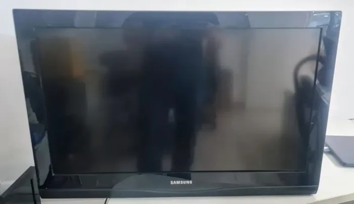 TV Samsung LCD 32- Impecável!