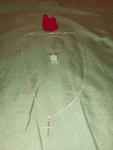 Vendo conjunto em prata maciça