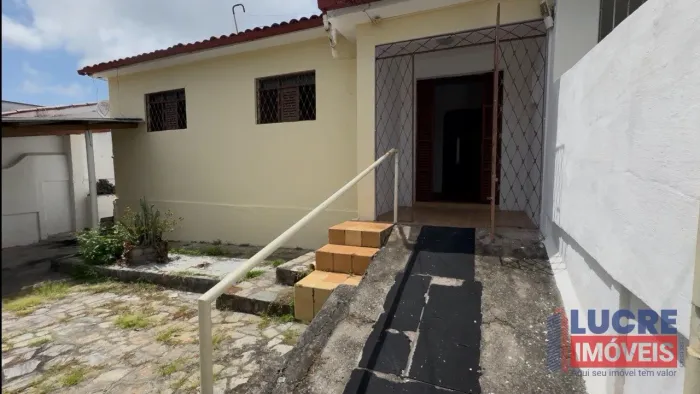 Casa Térrea com 3 dormitórios, Bairro dos Ipês, por R$ 377.000,00