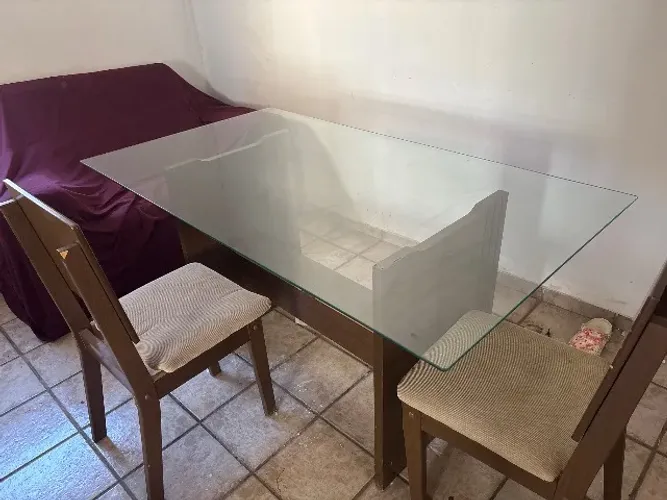 Mesa de jantar de vidro