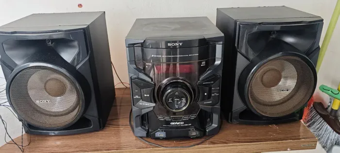 Vendo Mini-System Sony preto 400W RMS USB Duplo Z Groove DSGX (MHCGTR333)