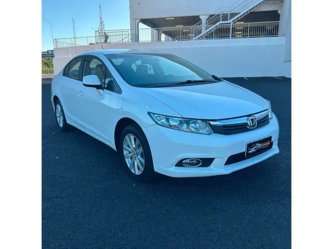 Honda Civic Sedan LXS 1.8/1.8 Flex 16V Aut. 4P 2014