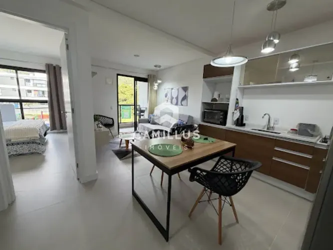 Apartamento Mobiliado com 1 dormitório à venda, 40 m² por R$ 680.000 - Ribeirão da Ilha - 