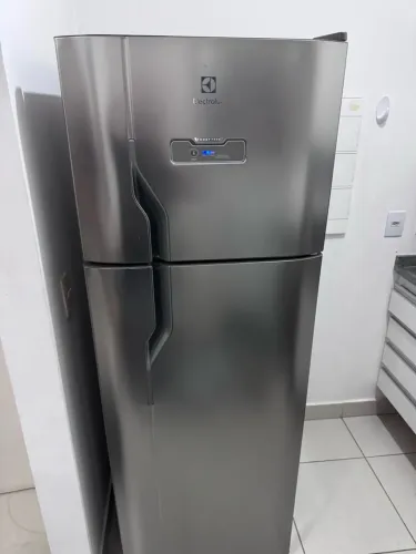 Vender rápido, tô mudando! Geladeira Electrolux Frost Free 382L Duplex Cor Inox (TF42S)