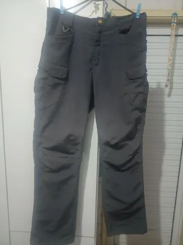 Calça tática usada tamanho 46 cinza 