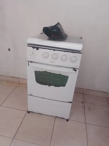 Vende-se fogão e cama box(esse valor leva os dois)