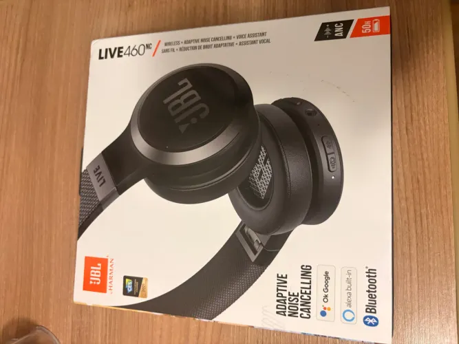 Fone JBL 460NC com cancelamento ruído, novo. Ganhei e nunca usei.