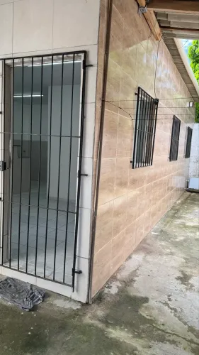 Casa com água energia e garagem incluso