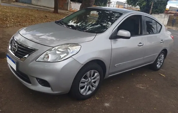 Nissan Versa SV 1.6 16V Flex Fuel 4P Mec. 2013