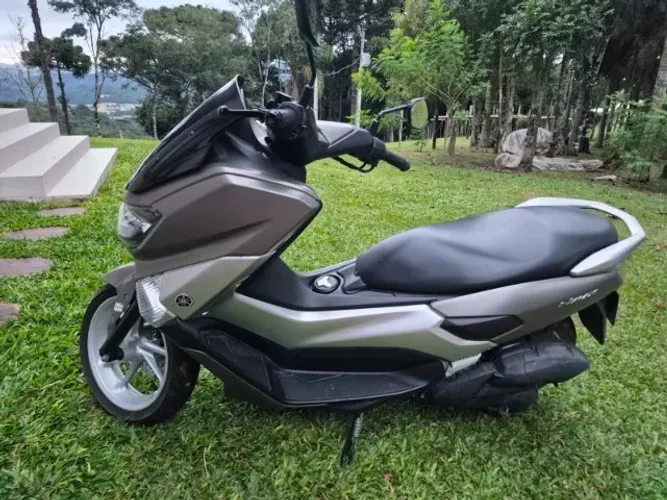Vendo NMAX 2017 COM AMBS