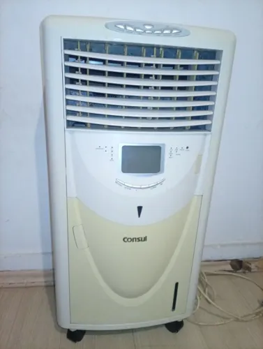 Vendo ventilador com controle+ umidificador 