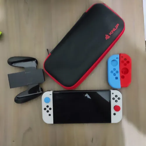 Nintendo Switch Oled Desbloqueado com Jogos e acessórios