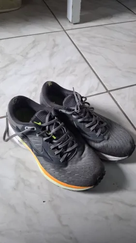 Tenis mizuno 39