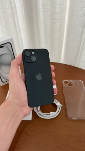 iPhone 15 128GB Preto