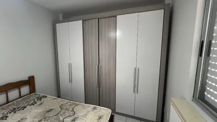 Guarda roupas 6 portas