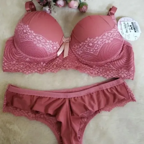 Vende-se roupas íntimas feminina, conjuntos de lingerie linha luxo, aceita cartão crédito.