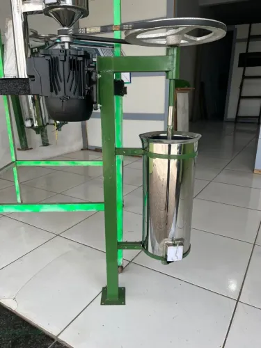 Máquina de despolpar açai, cupuaçu, acerola entre outras