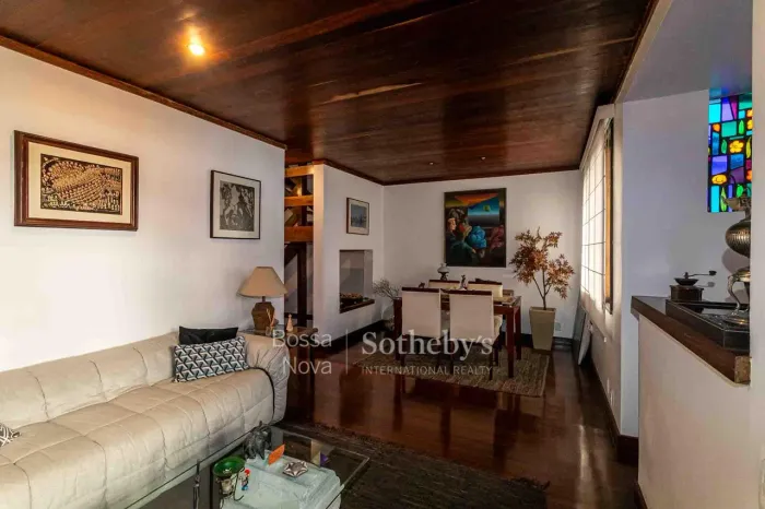 Casa em rua bucólica na Urca com vista para o Pão de Açucar