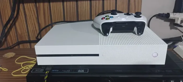 vendo Xbox one s 1TB , aceito pc,ps5 e iPhone acima de 14 so aceito pix e pessoalmente 