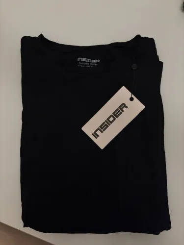 Camiseta Insider preta