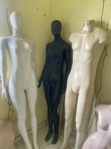 Manequins * Nivia aproveita que baixou