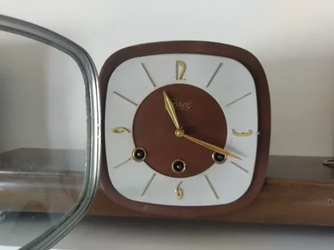 ANTIGO RELÓGIO DE MESA: FUNCIONANDO