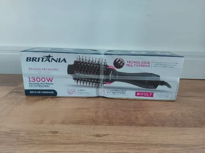 Escova Secadora Britânia BEC02PR 1300W - Preta e Rosa