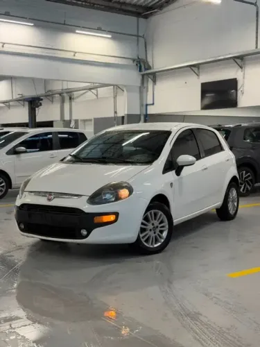 Fiat Punto Attractive 1.4 Fire Flex 8V 5P 2016