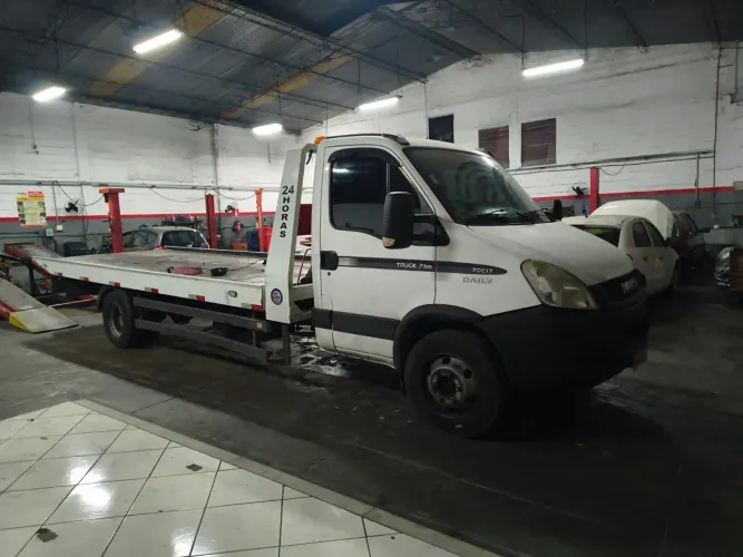 Iveco 70C17 guincho plataforma