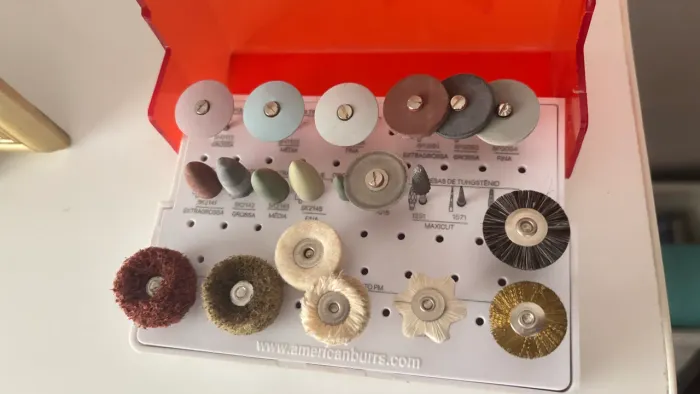 Kit para Acabamento e Polimento Universal daAmerican Burrs