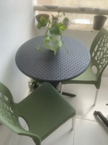 Mesa e cadeiras para varanda