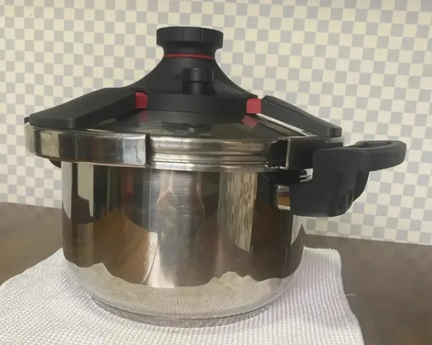 Panela de Pressão Royal Prestige 6L - Aço Cirúrgico (Impecável)