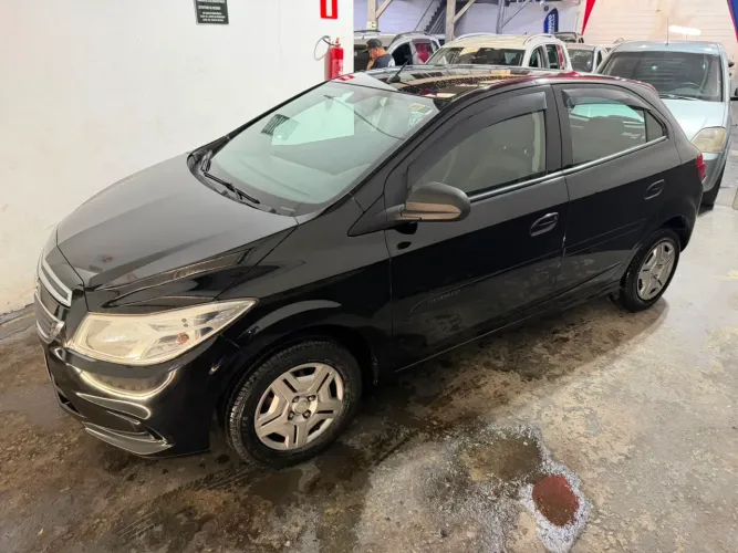 Chevrolet Onix Hatch LT 1.0 8V Flex Power Mec. 4P 2015