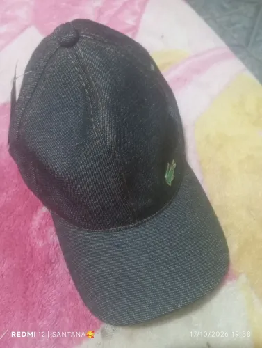 Boné disponível