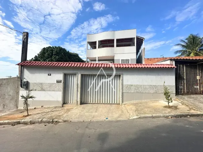 Casa 3 Quartos (1 suíte) | 330m² de Terreno | Churrasqueira | Quintal | Kitnet - em Soteco