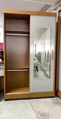 Guarda roupa c/ espelho novo