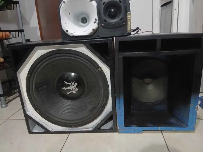 Som 4 vias - Grave de 15" - 1.100rms + Médio de 12"- 100rms+ Corneta D250x+ Tweeter St200