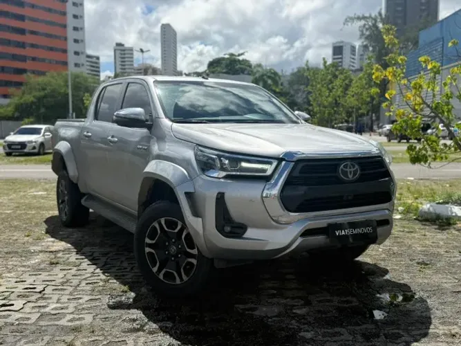 Toyota Hilux CD SRX 4X4 2.8 TDI 16V Diesel Aut. 2025