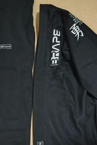 Kimono brape A0 preto um dia usado só