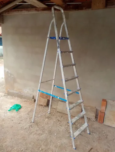 Vende se uma escada 8 degrau 
