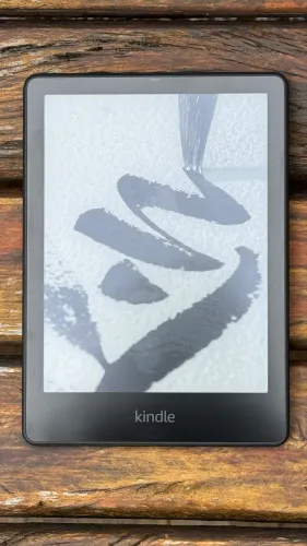Kindle Paperwhite Signature Edition 32 GB 11 geração com case original - POUQUÍSSIMO USADO