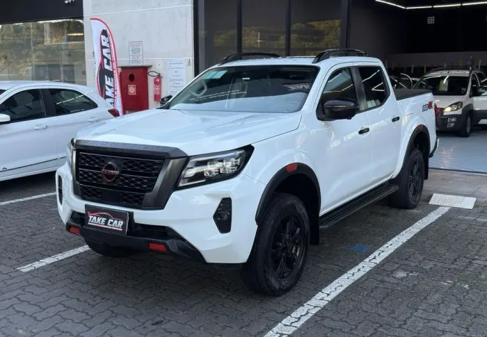 Nissan Frontier Pro4x CD 4X4 2.3 Bi-TB Die. AUT 2024