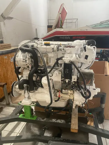 Dois Motores de Centro Rabeta Diesel