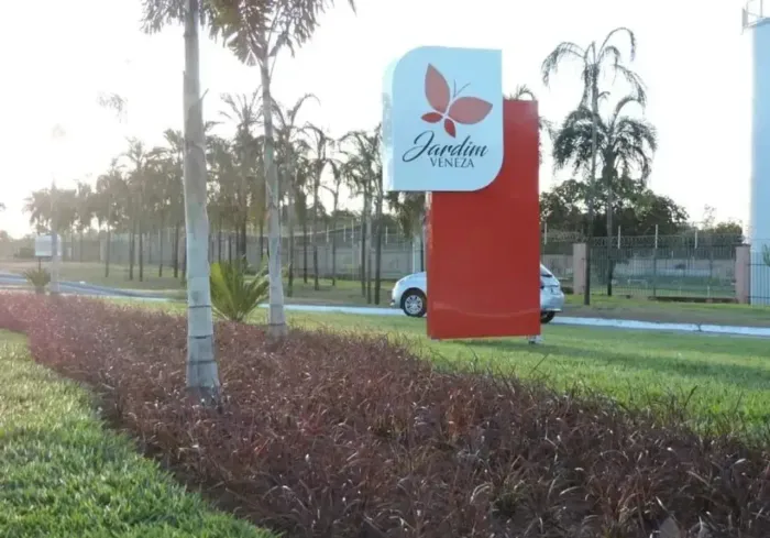 Lote no Condomínio Jardins Veneza