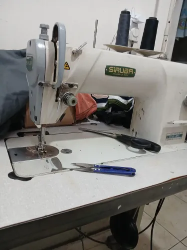 Maquina reta siruba